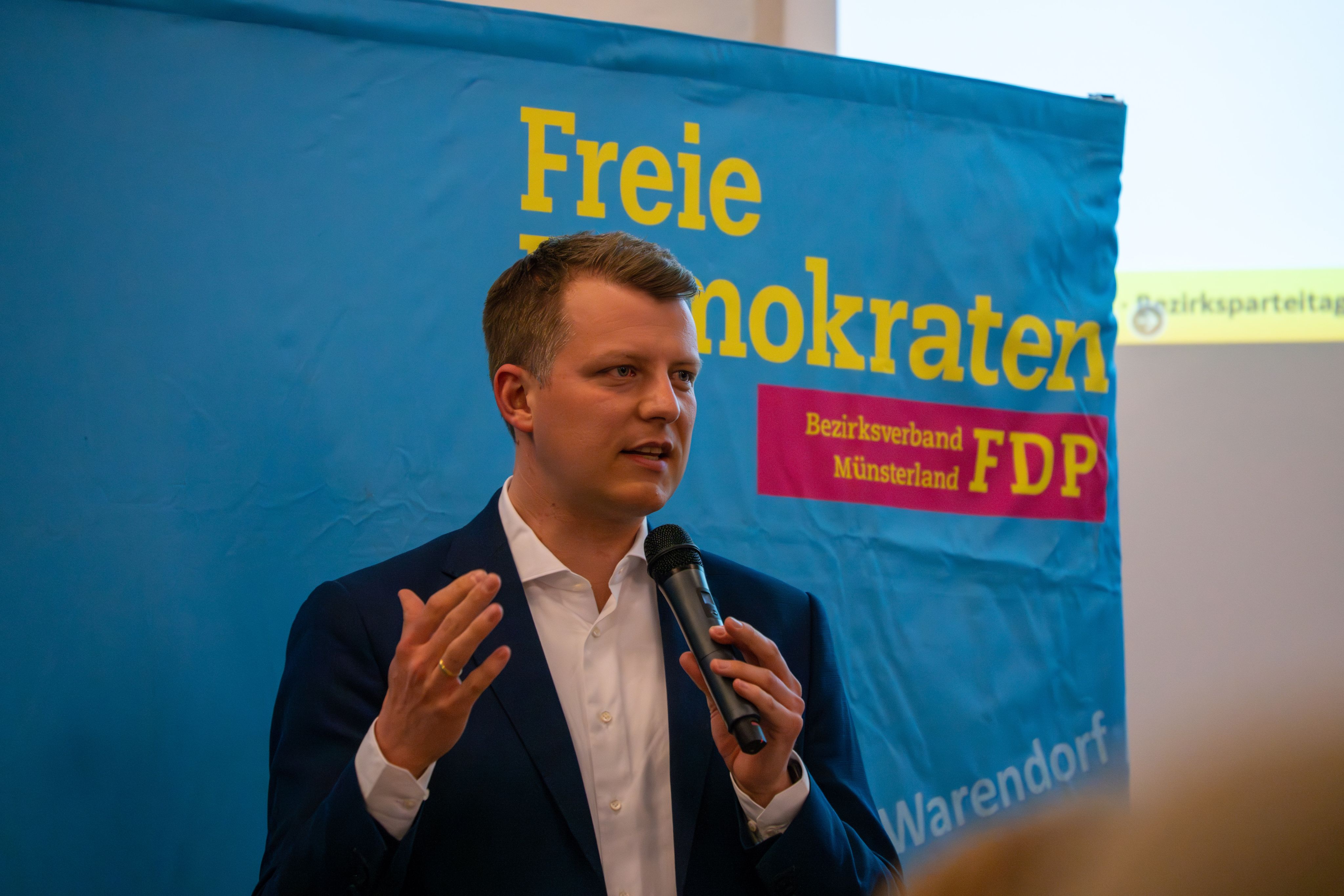 Henning Höne auf dem Bezirksparteitag der FDP Münsterland am 15. April 2026